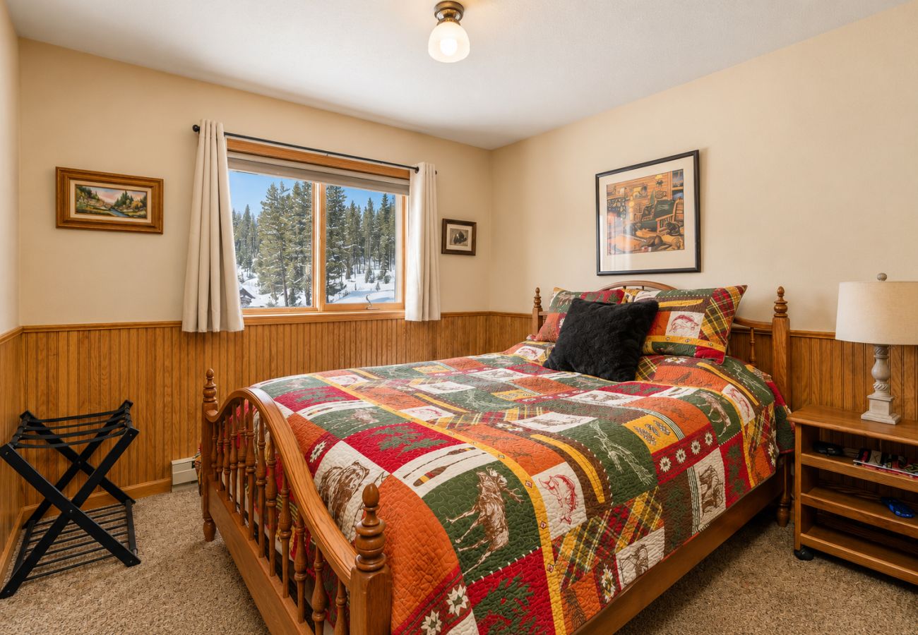House in Anaconda - Georgetown Lake home with hot tub, sauna, & views!