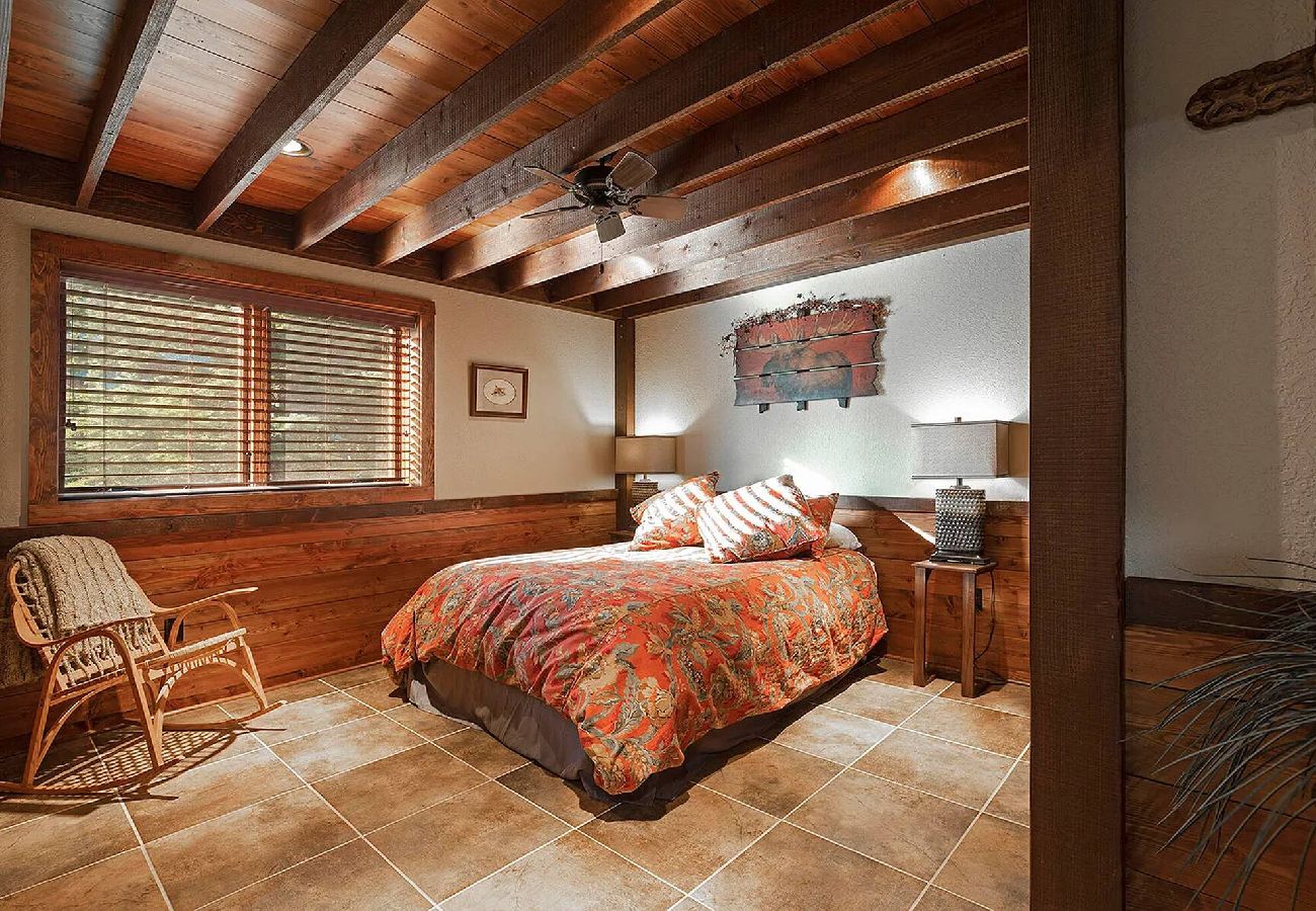 Cabin in Anaconda - Quiet Pintler Getaway - Minutes from Georgetown! 