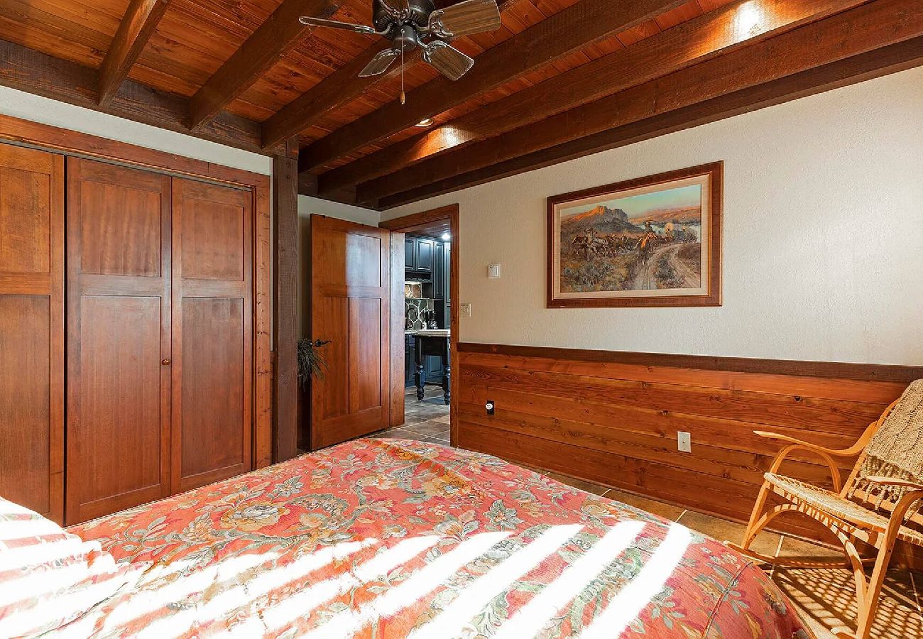 Cabin in Anaconda - Quiet Pintler Getaway - Minutes from Georgetown! 