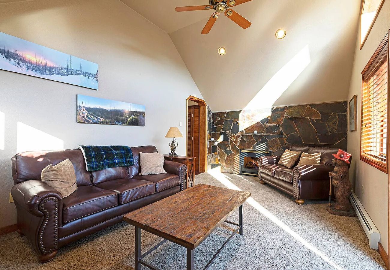 Cabin in Anaconda - Quiet Pintler Getaway - Minutes from Georgetown! 