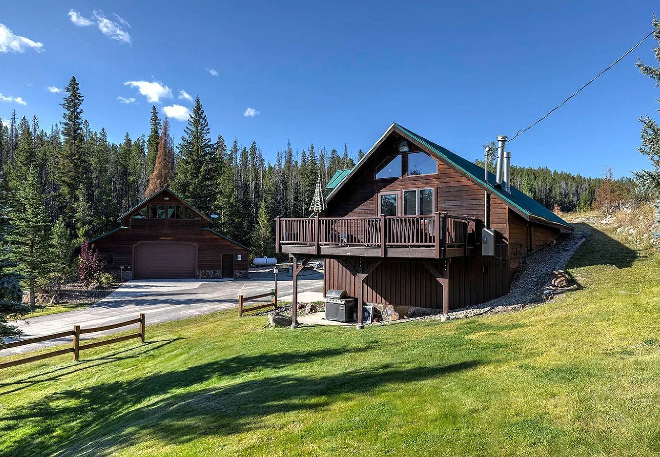 Cabin in Anaconda - Quiet Pintler Getaway - Minutes from Georgetown! 