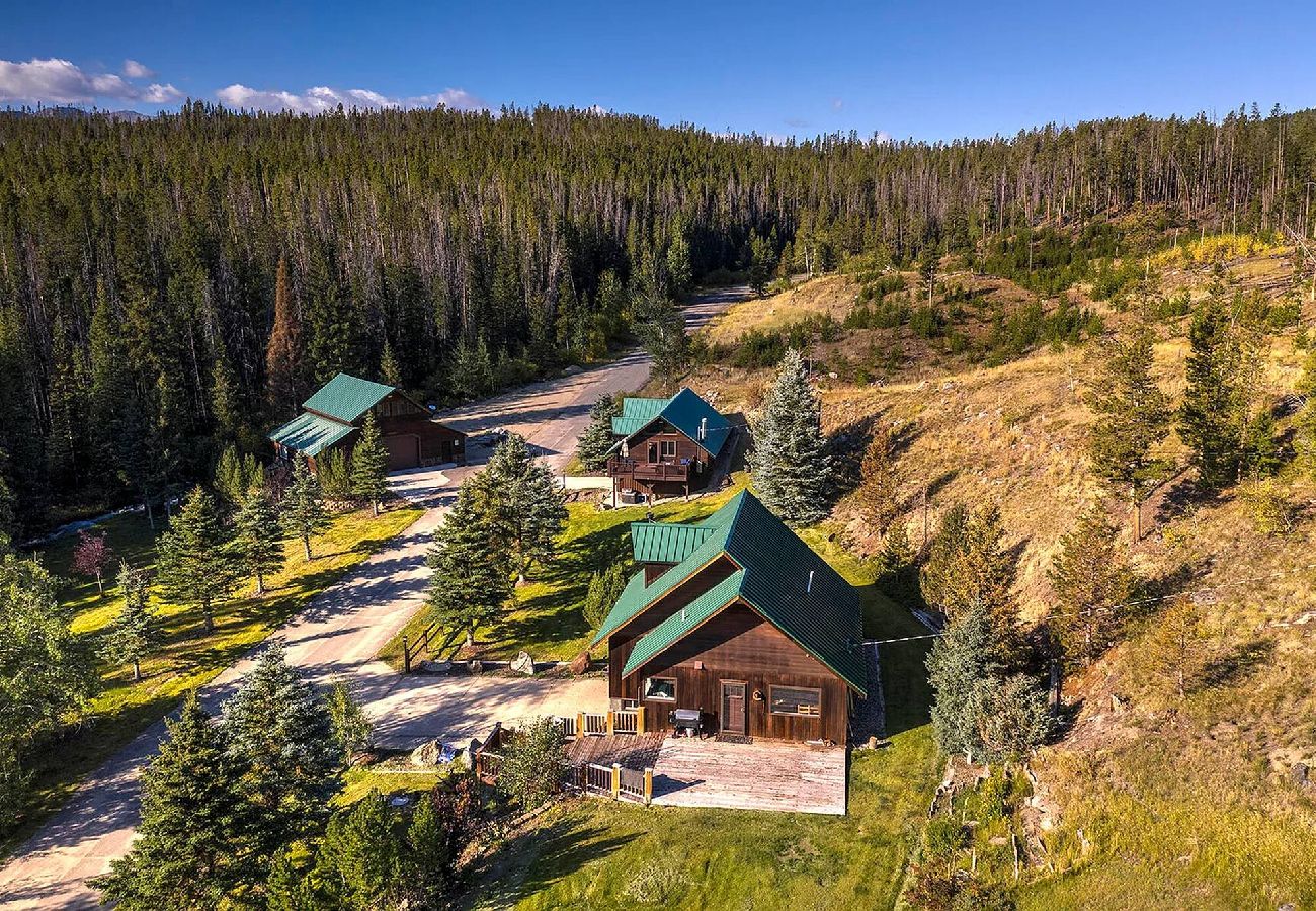 Cabin in Anaconda - Quiet Pintler Getaway - Minutes from Georgetown! 
