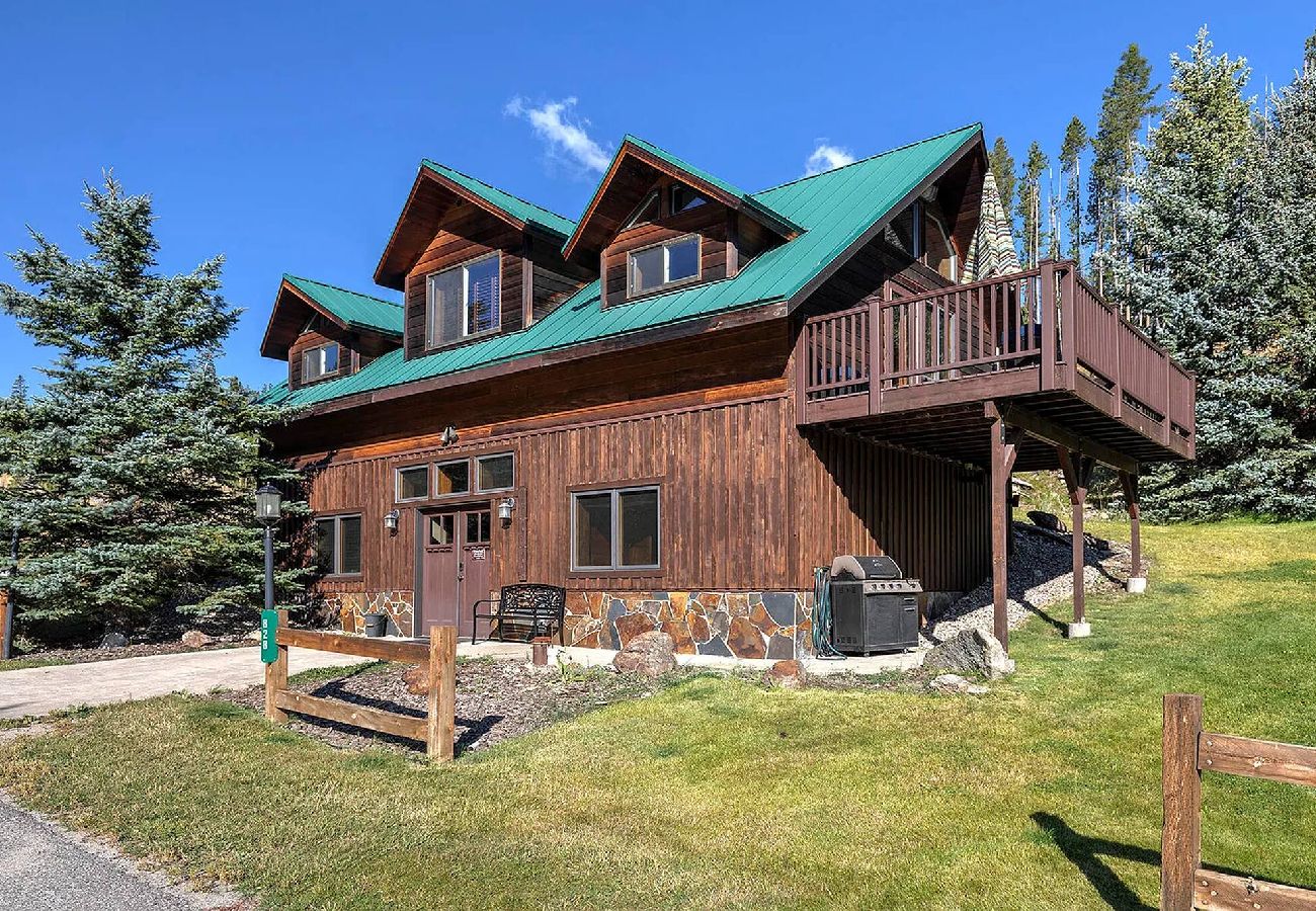 Cabin in Anaconda - Quiet Pintler Getaway - Minutes from Georgetown! 