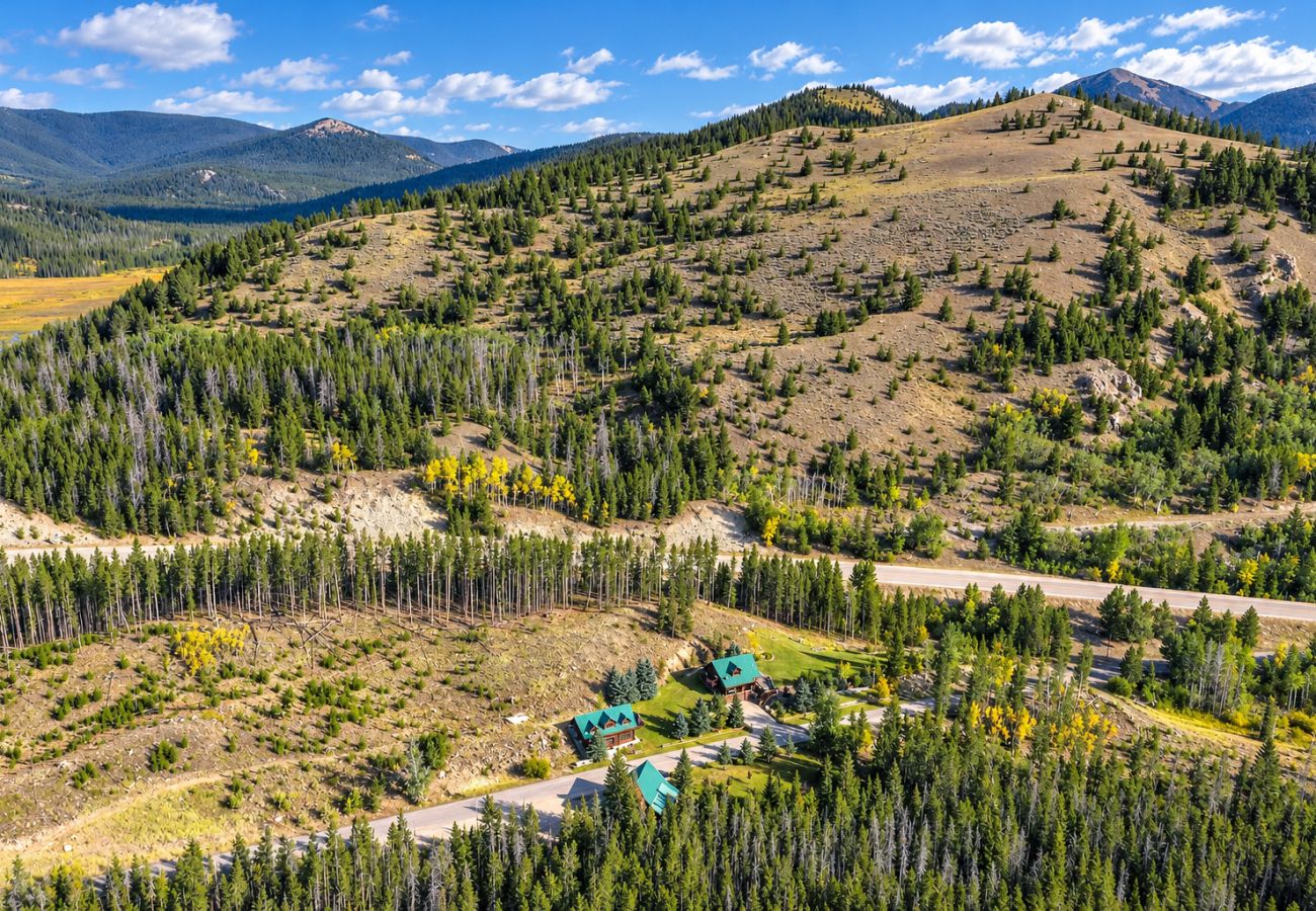Cabin in Anaconda - Quiet Pintler Getaway - Minutes from Georgetown!