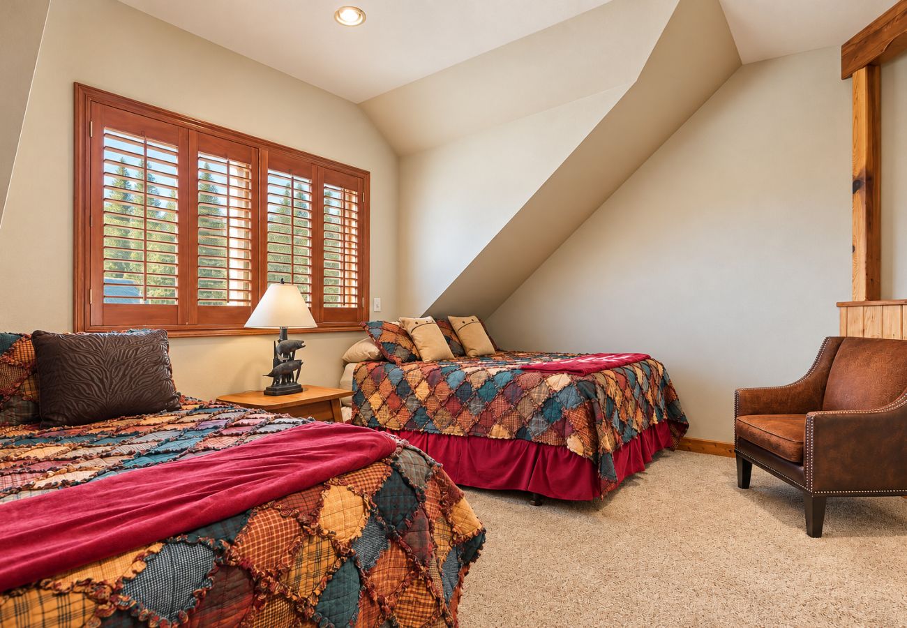 Cabin in Anaconda - Quiet Pintler Getaway - Minutes from Georgetown!