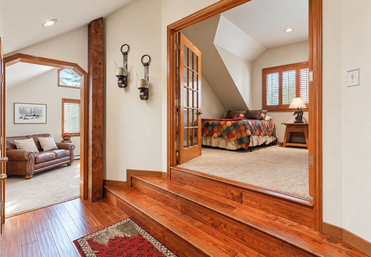 Cabin in Anaconda - Quiet Pintler Getaway - Minutes from Georgetown!