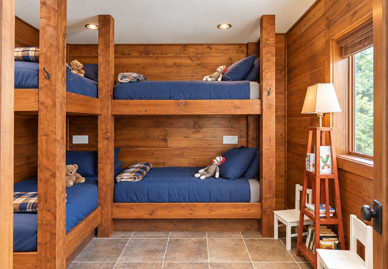 Cabin in Anaconda - Quiet Pintler Getaway - Minutes from Georgetown!