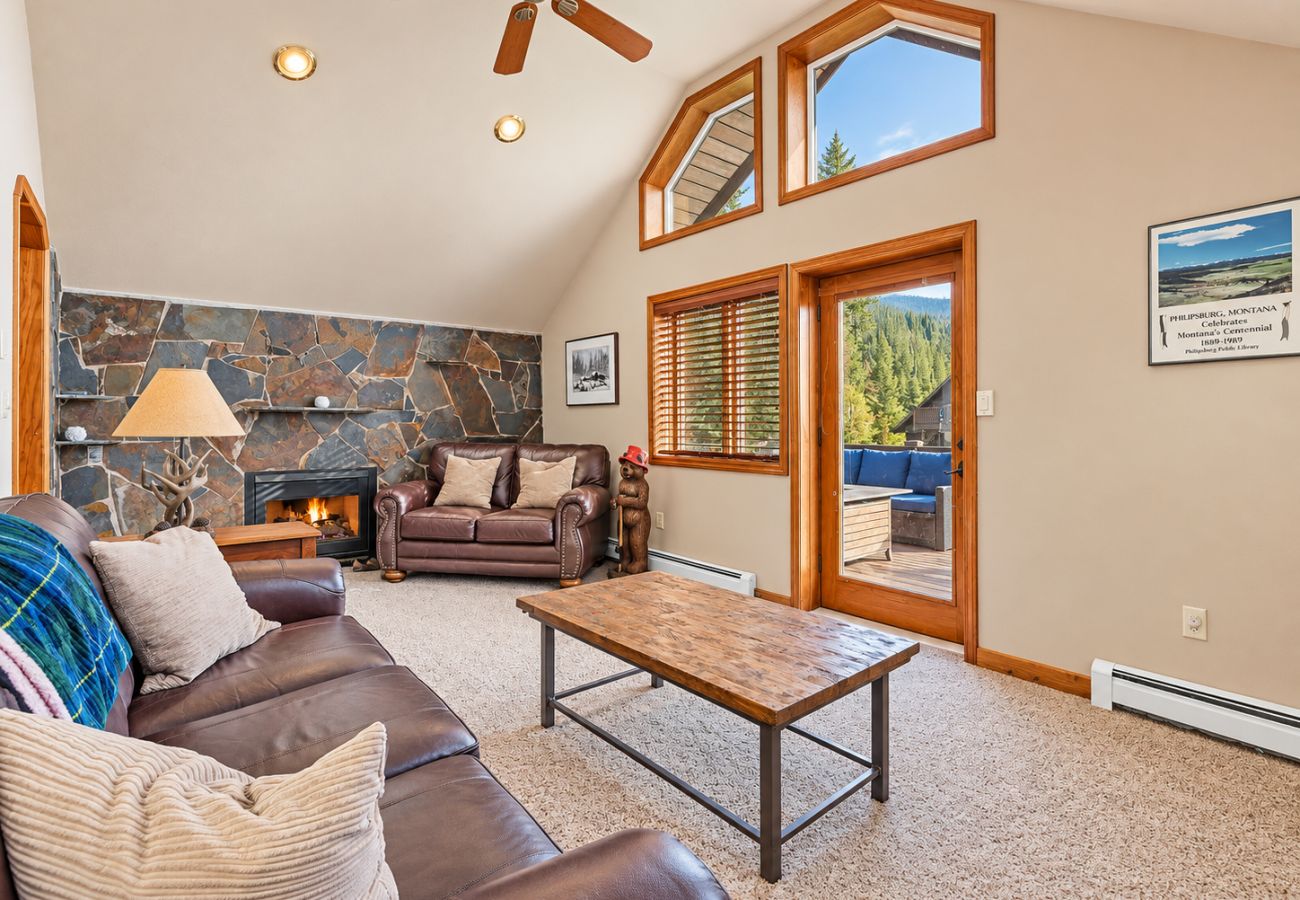 Cabin in Anaconda - Quiet Pintler Getaway - Minutes from Georgetown!