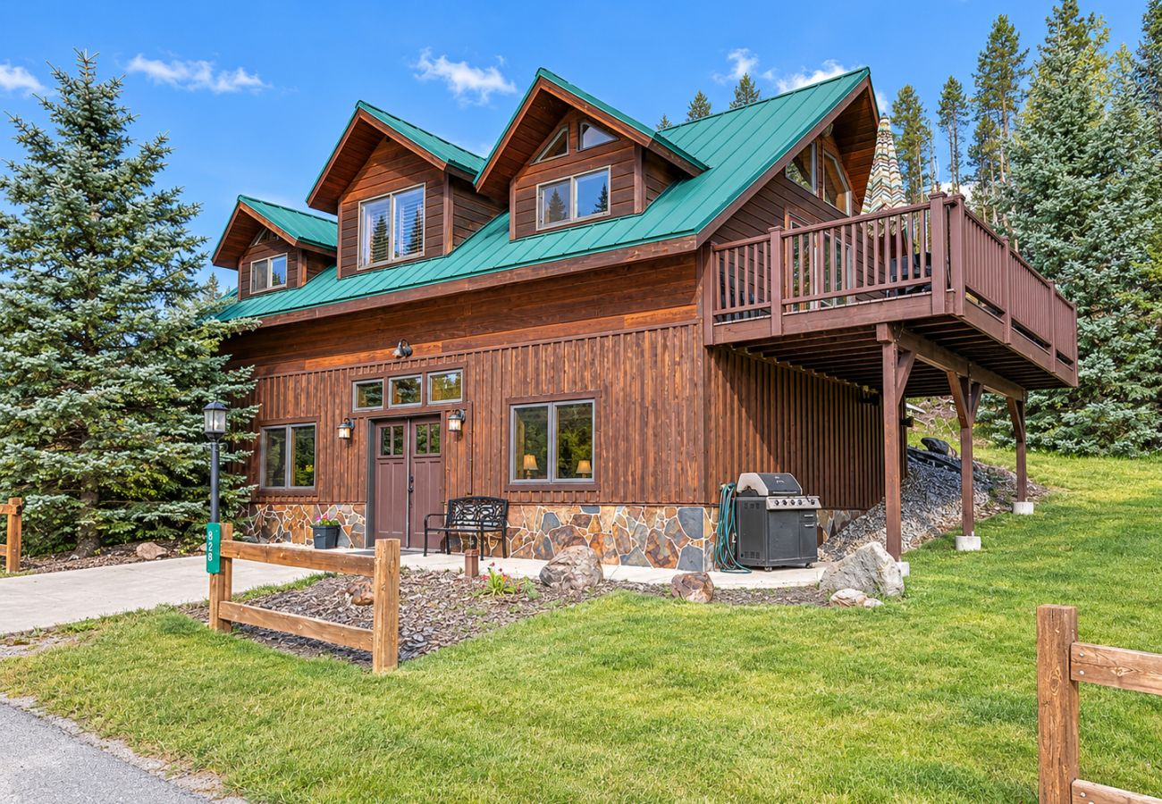 Cabin in Anaconda - Quiet Pintler Getaway - Minutes from Georgetown!