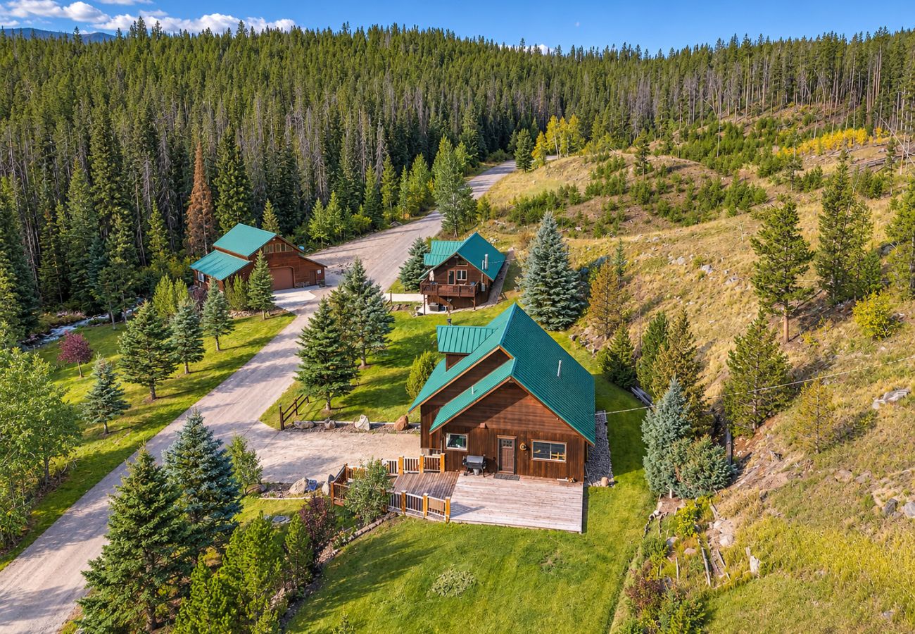 Cabin in Anaconda - Quiet Pintler Getaway - Minutes from Georgetown!