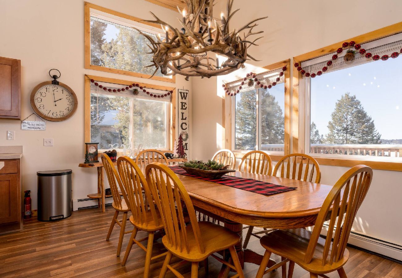 House in Anaconda - Lakeview Getaway at Georgetown Lake 