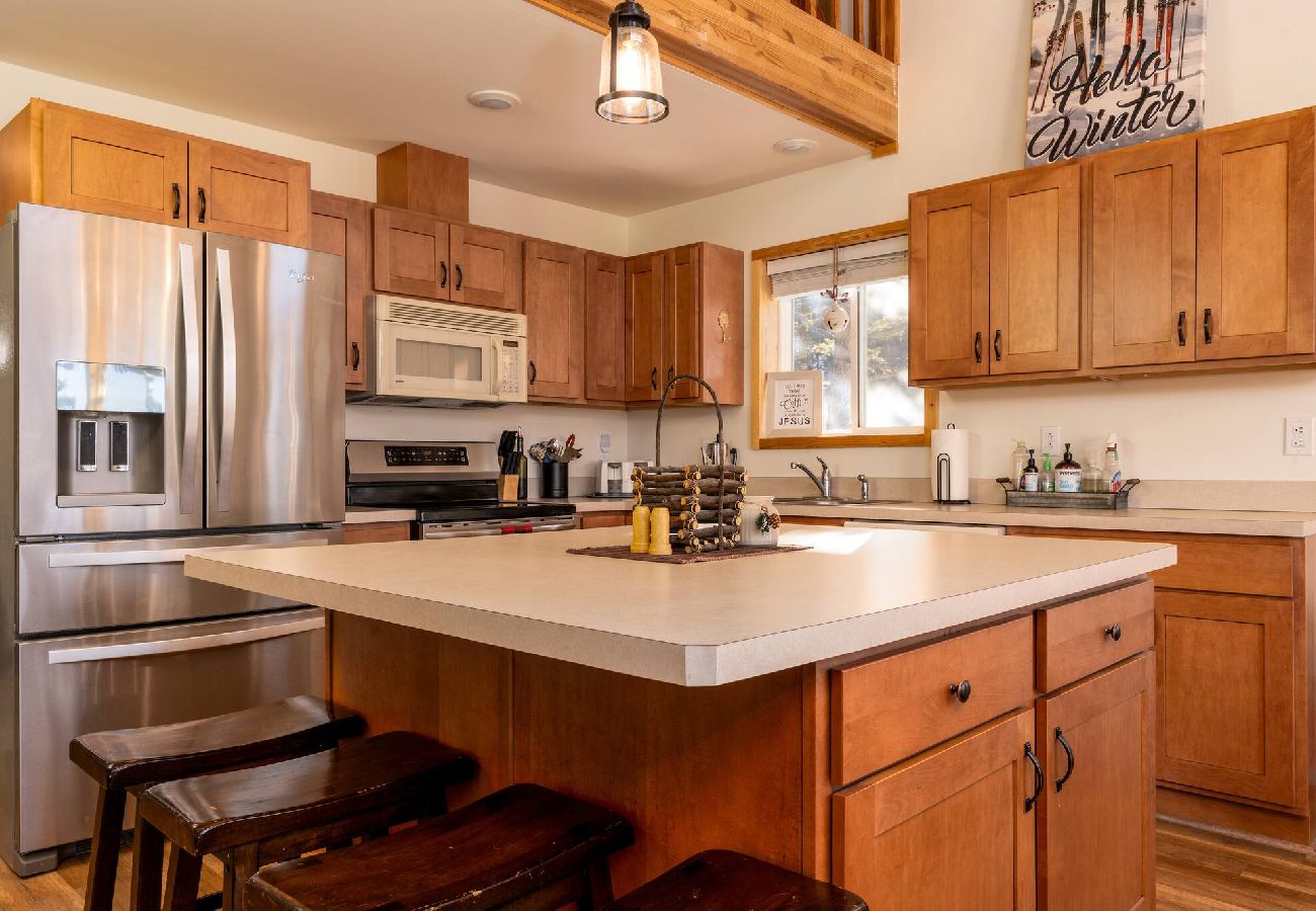 House in Anaconda - Lakeview Getaway at Georgetown Lake 