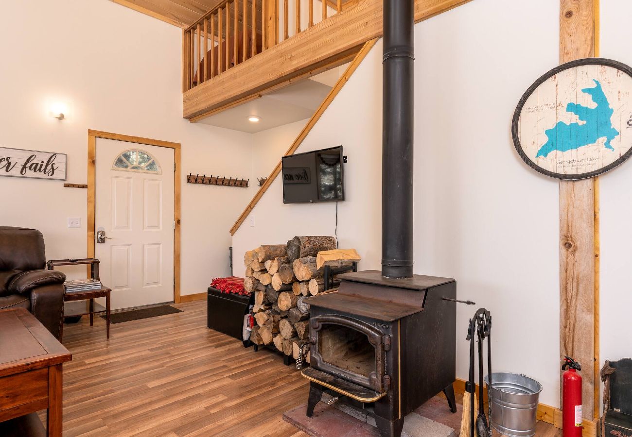 House in Anaconda - Lakeview Getaway at Georgetown Lake 