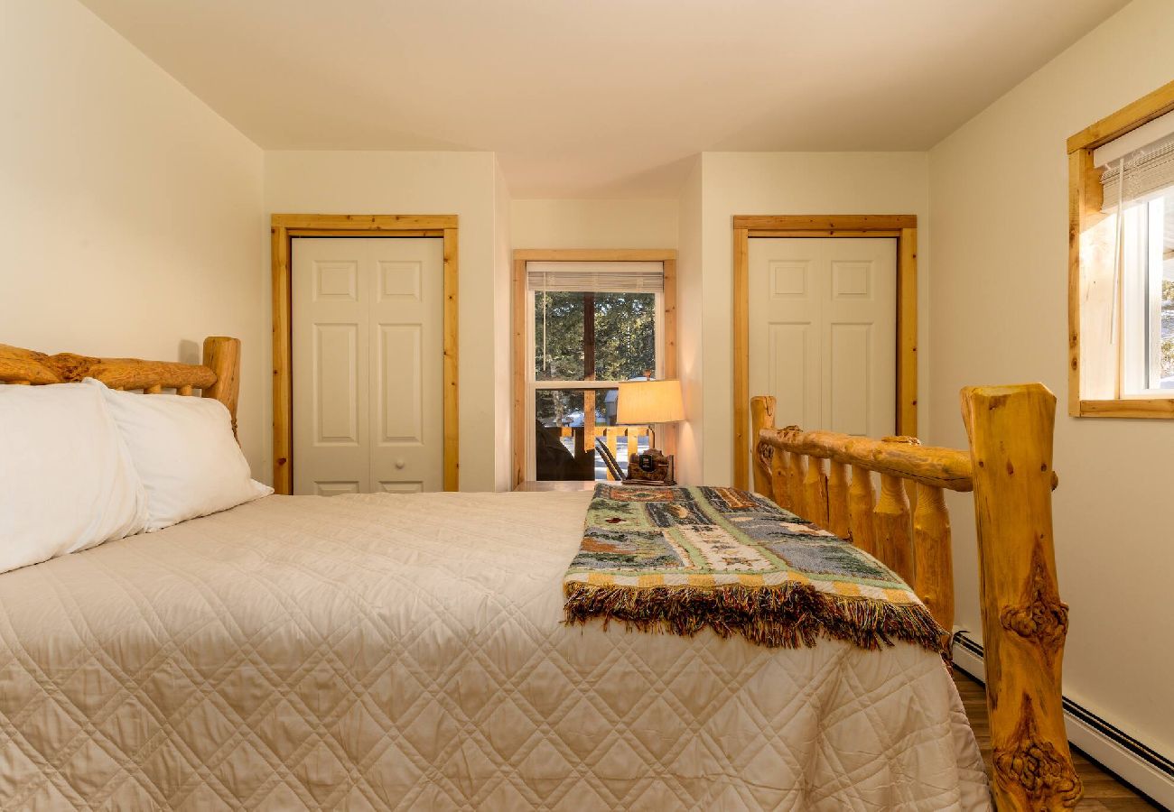 House in Anaconda - Lakeview Getaway at Georgetown Lake 