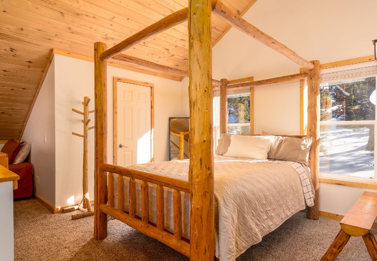 House in Anaconda - Lakeview Getaway at Georgetown Lake 