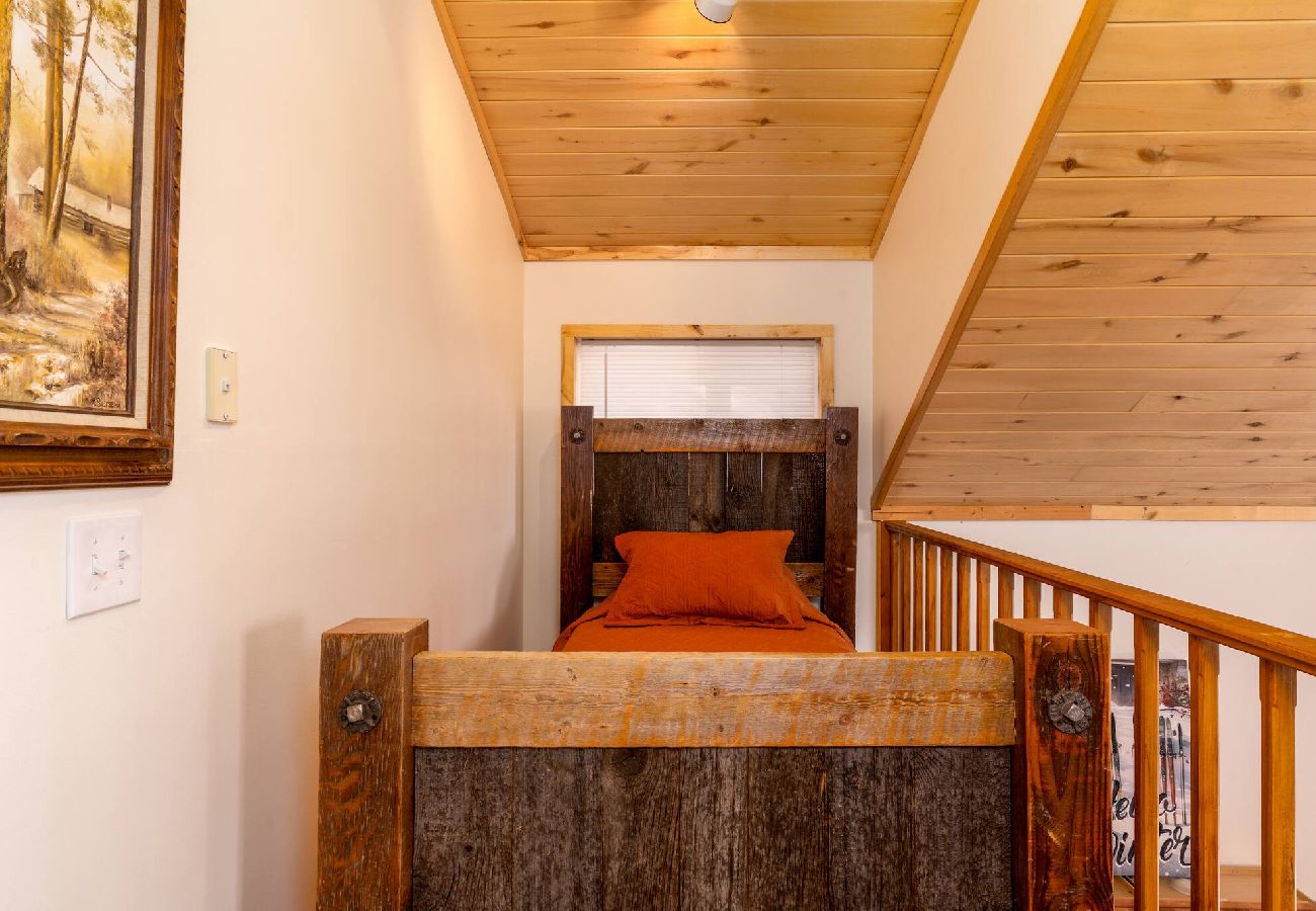 House in Anaconda - Lakeview Getaway at Georgetown Lake 