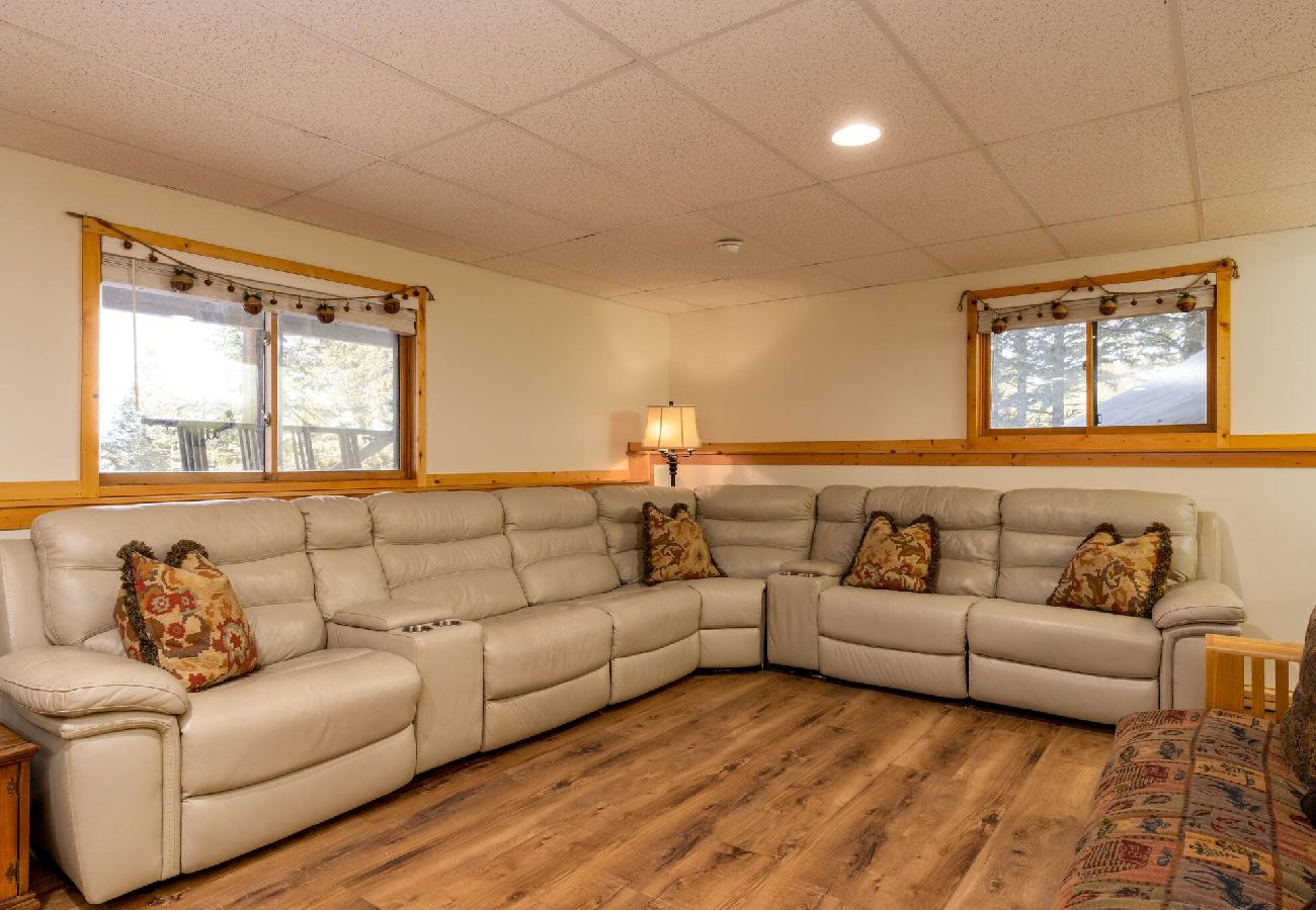 House in Anaconda - Lakeview Getaway at Georgetown Lake 