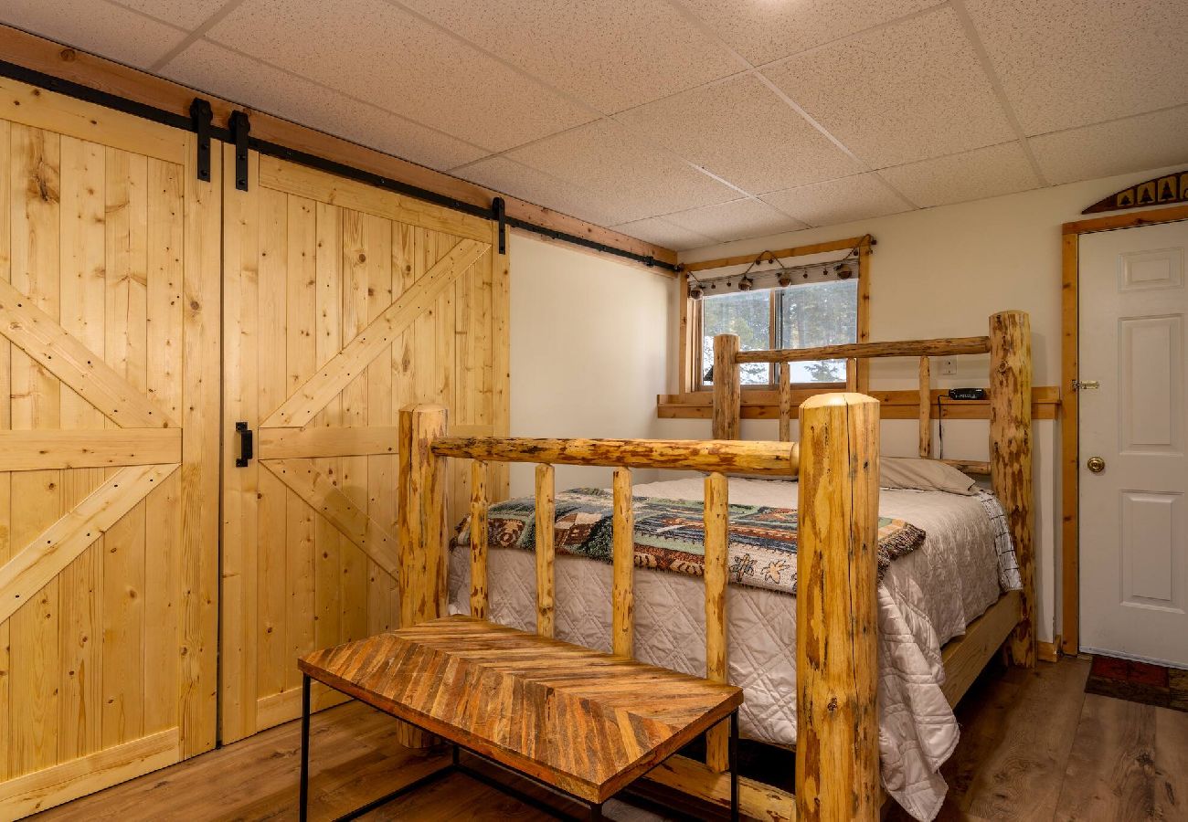 House in Anaconda - Lakeview Getaway at Georgetown Lake 