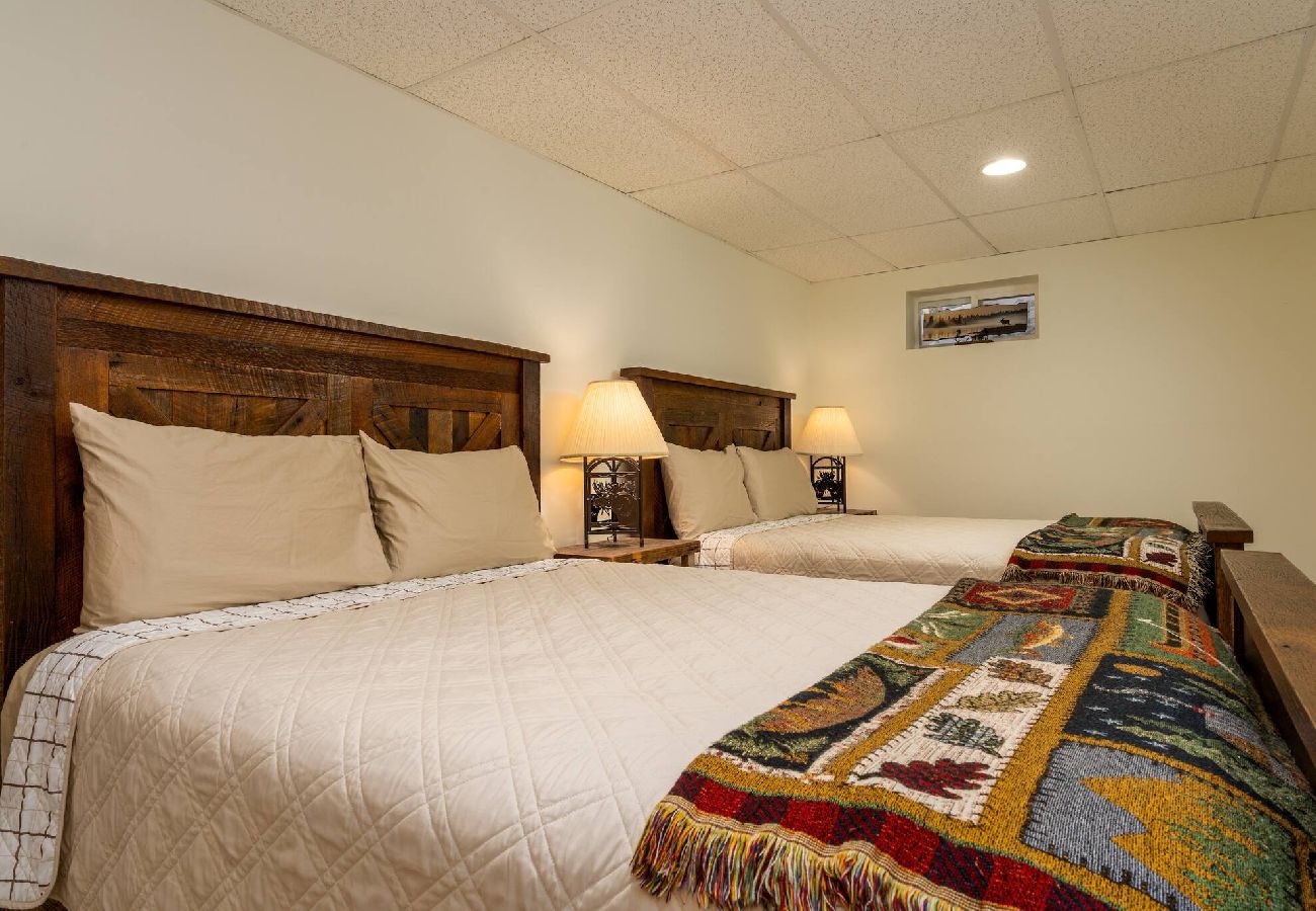 House in Anaconda - Lakeview Getaway at Georgetown Lake 