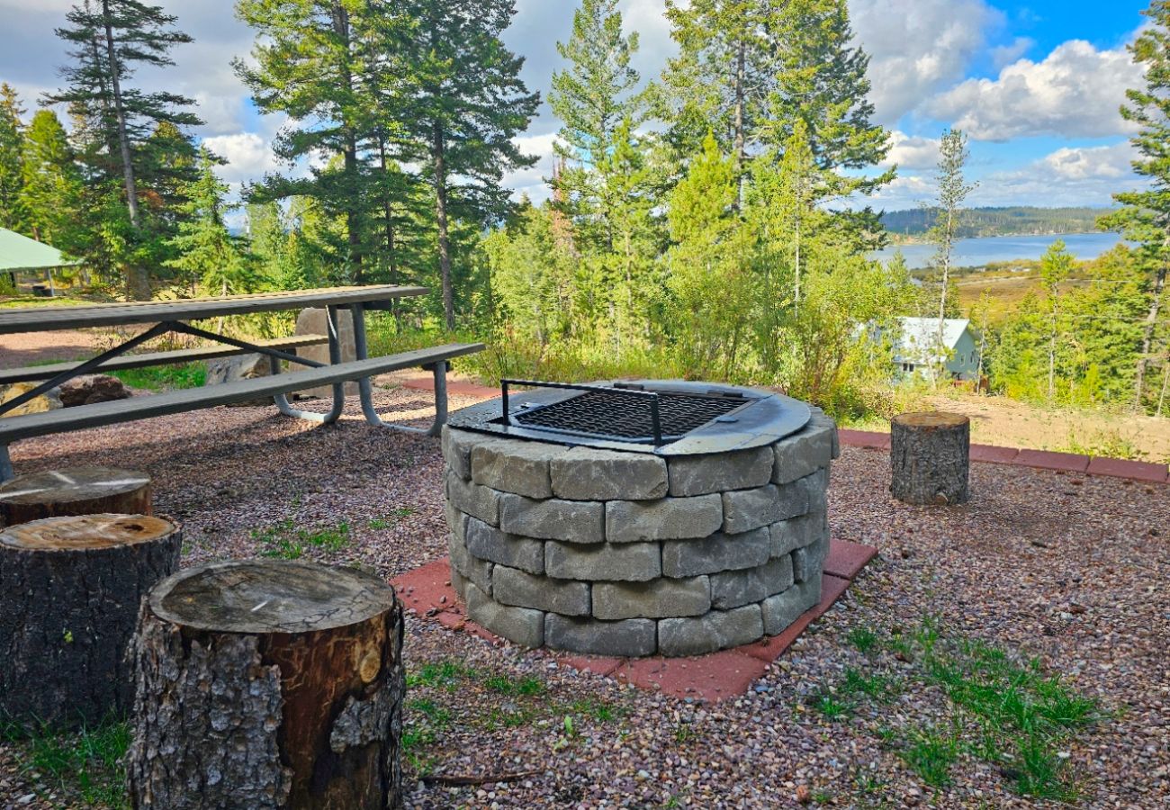 House in Anaconda - Lakeview Getaway at Georgetown Lake 