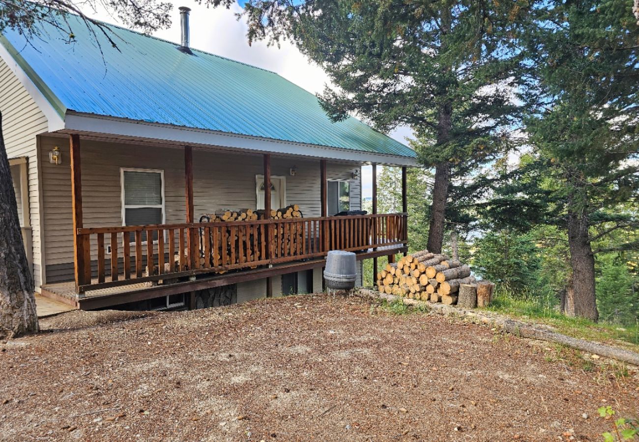 House in Anaconda - Lakeview Getaway at Georgetown Lake 