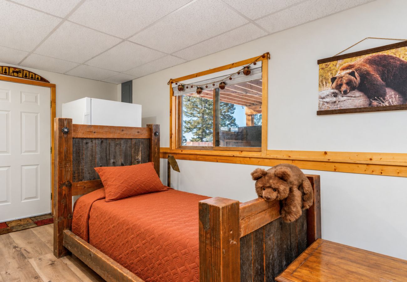 House in Anaconda - Lakeview Getaway at Georgetown Lake