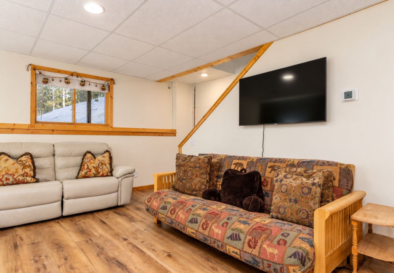 House in Anaconda - Lakeview Getaway at Georgetown Lake