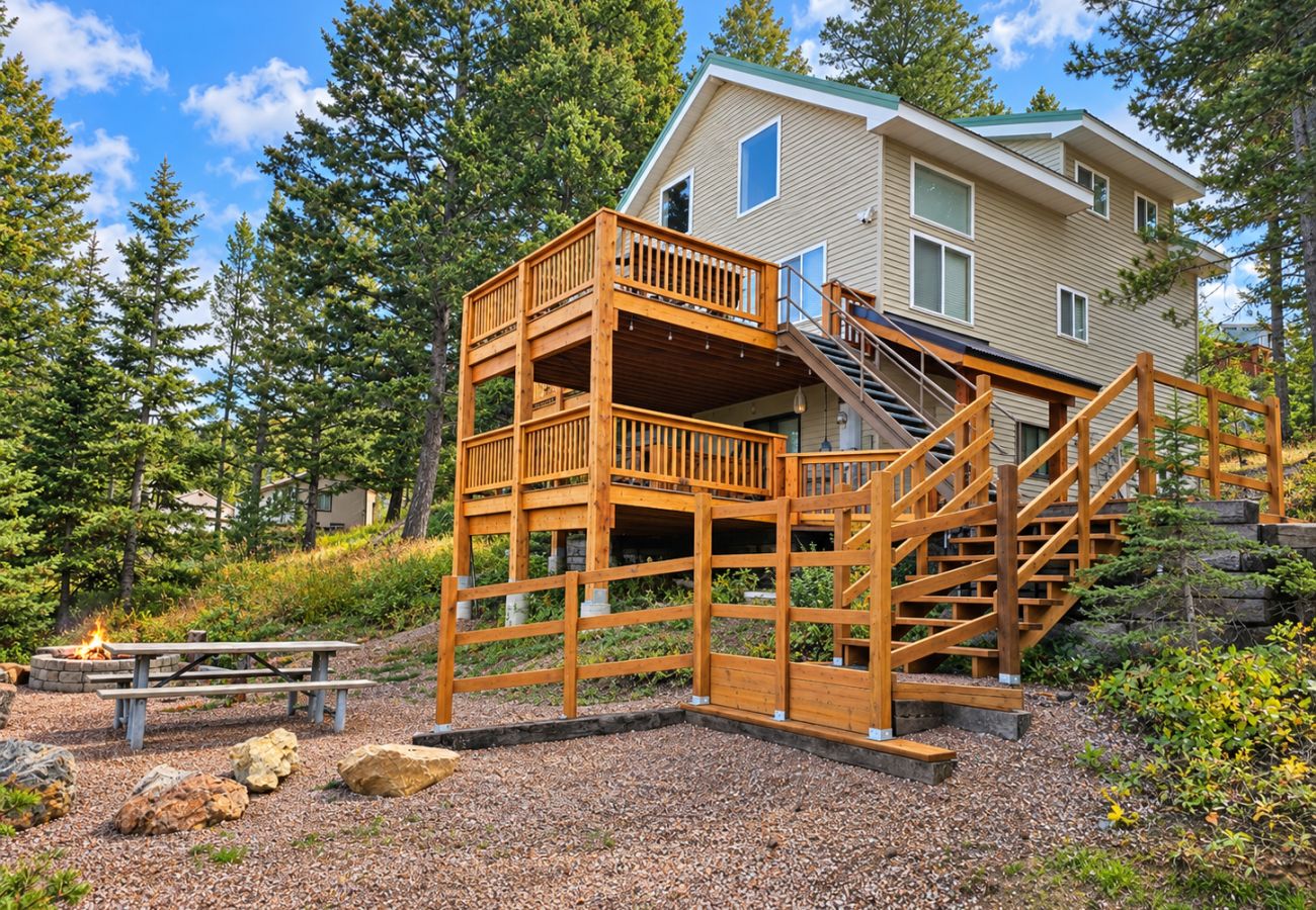 House in Anaconda - Lakeview Getaway at Georgetown Lake