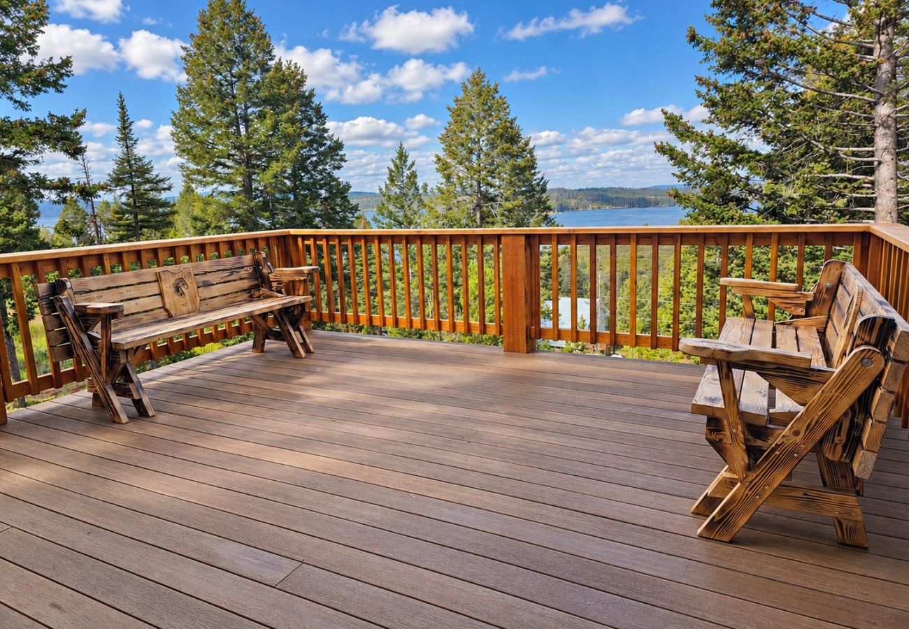 House in Anaconda - Lakeview Getaway at Georgetown Lake