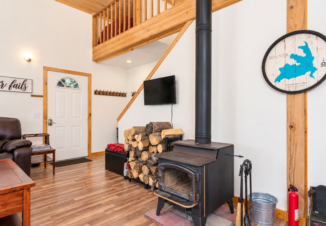 House in Anaconda - Lakeview Getaway at Georgetown Lake