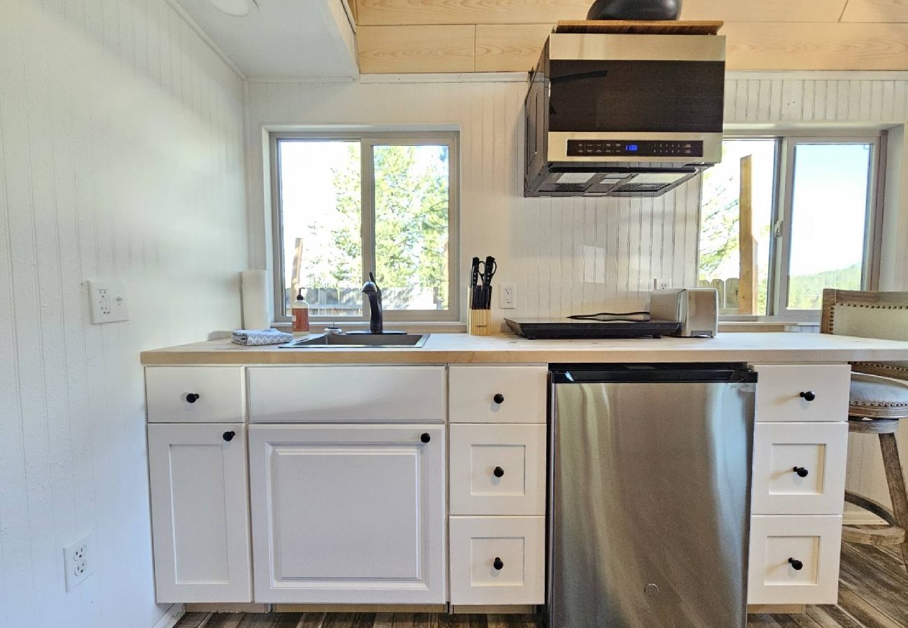 Cabin in Anaconda - Whispering Pines Hideaway 