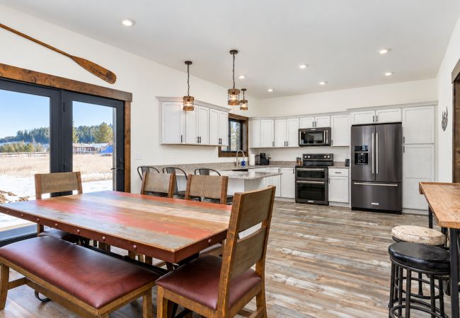 House in Anaconda - Serene Escape - Family Fun at Georgetown Lake!