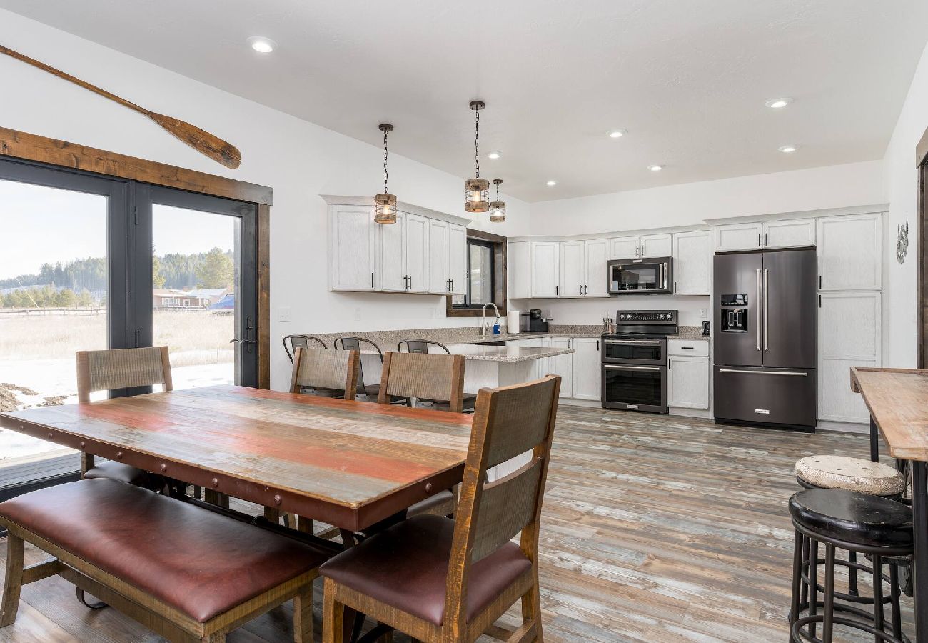House in Anaconda - Serene Escape - Family Fun at Georgetown Lake! 