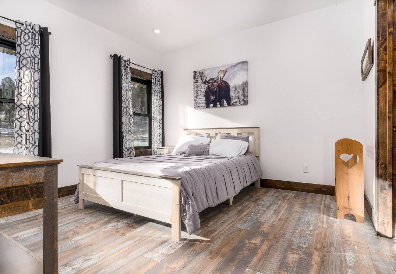 House in Anaconda - Serene Escape - Family Fun at Georgetown Lake! 
