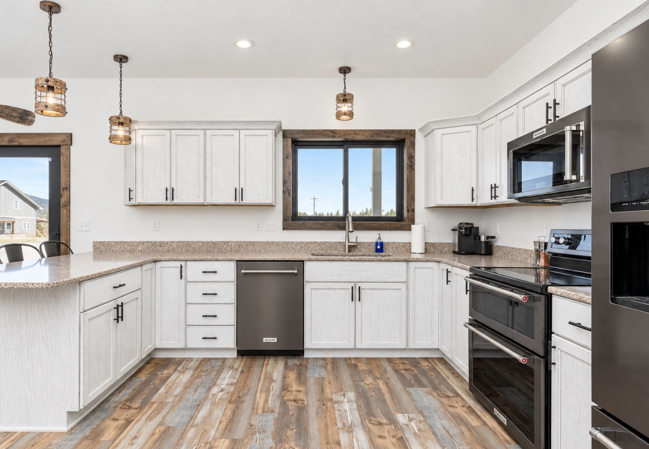 House in Anaconda - Serene Escape - Family Fun at Georgetown Lake!