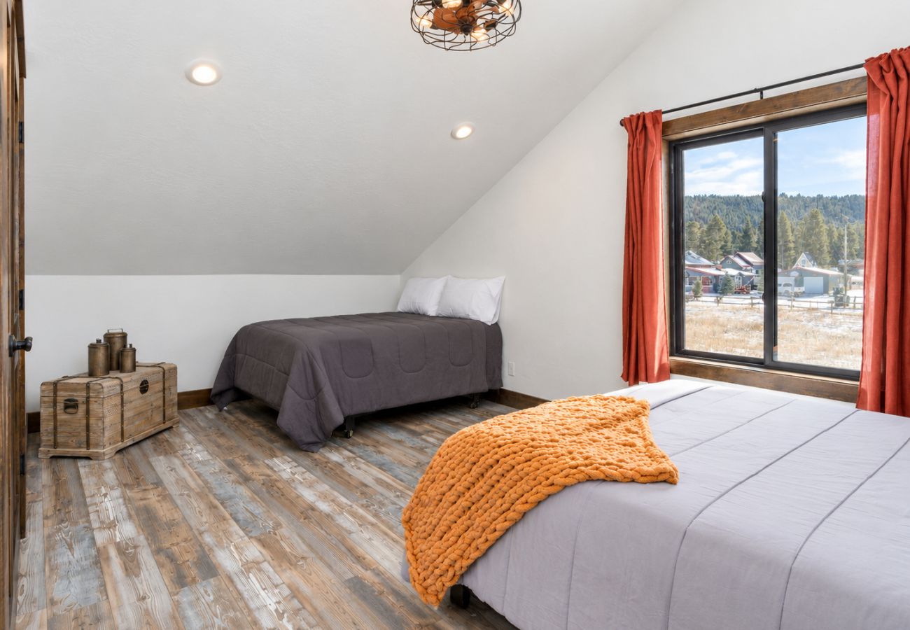 House in Anaconda - Serene Escape - Family Fun at Georgetown Lake!