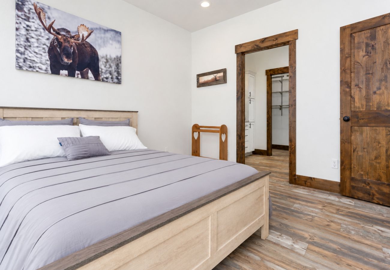 House in Anaconda - Serene Escape - Family Fun at Georgetown Lake!