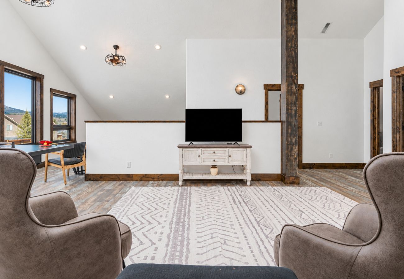 House in Anaconda - Serene Escape - Family Fun at Georgetown Lake!
