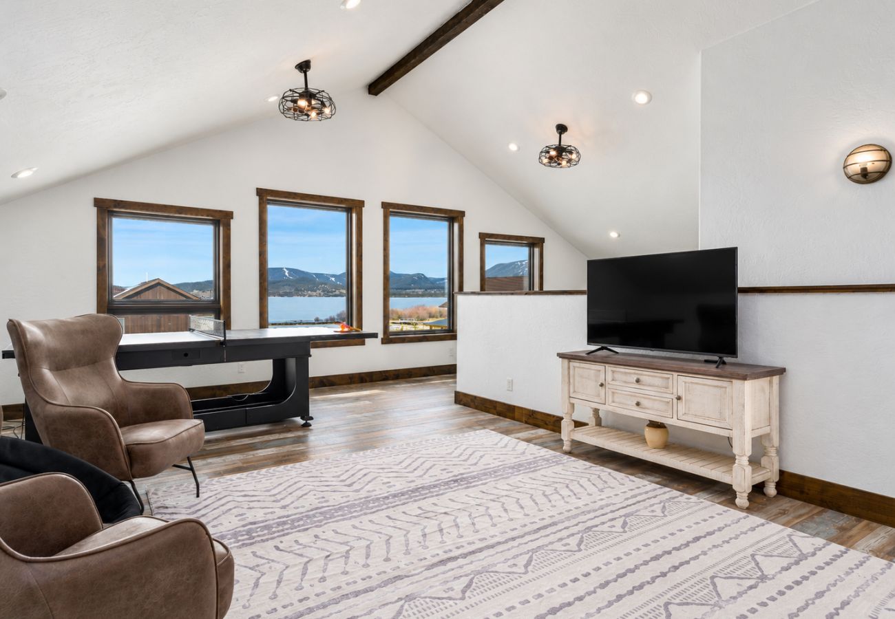 House in Anaconda - Serene Escape - Family Fun at Georgetown Lake!