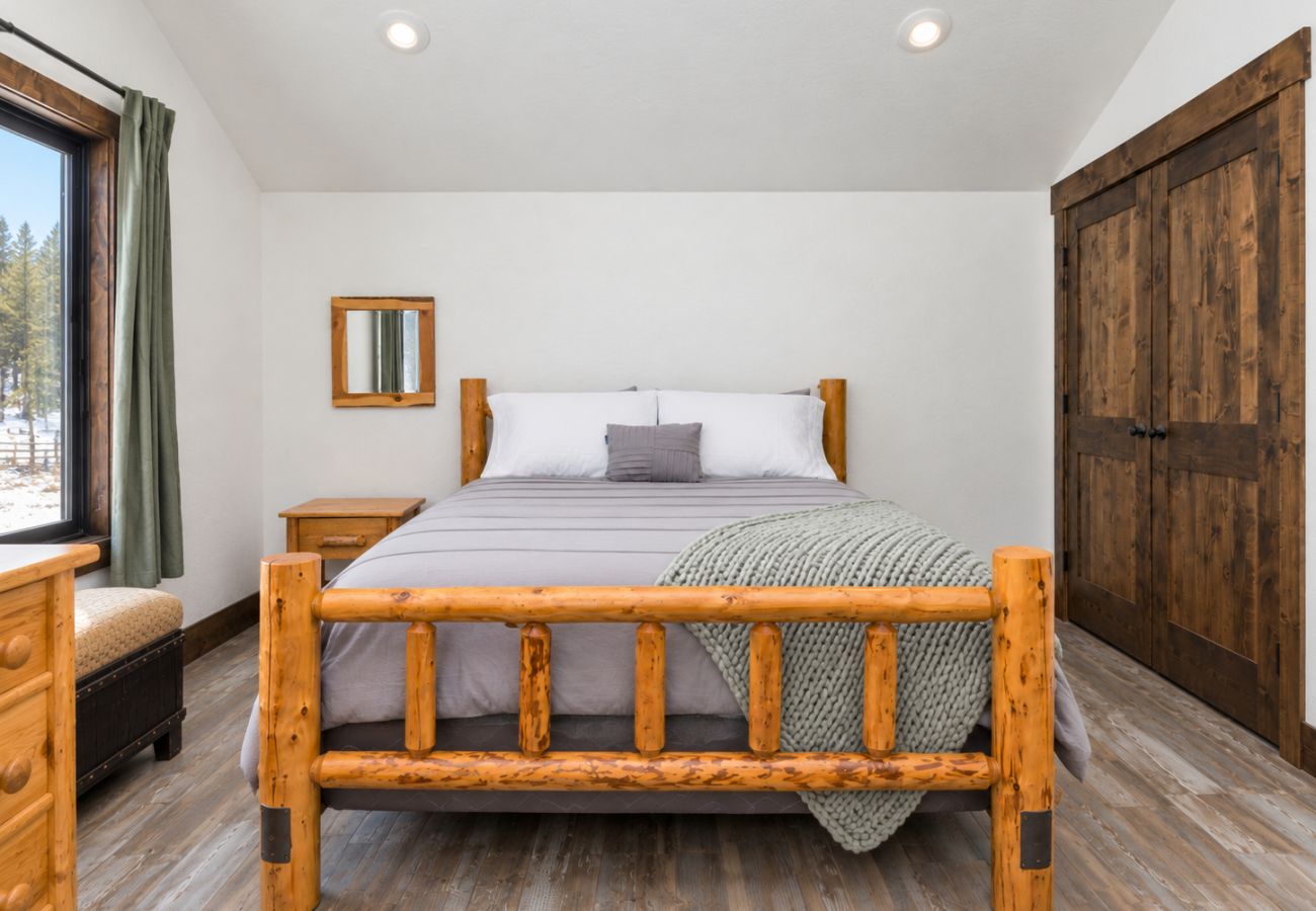 House in Anaconda - Serene Escape - Family Fun at Georgetown Lake!