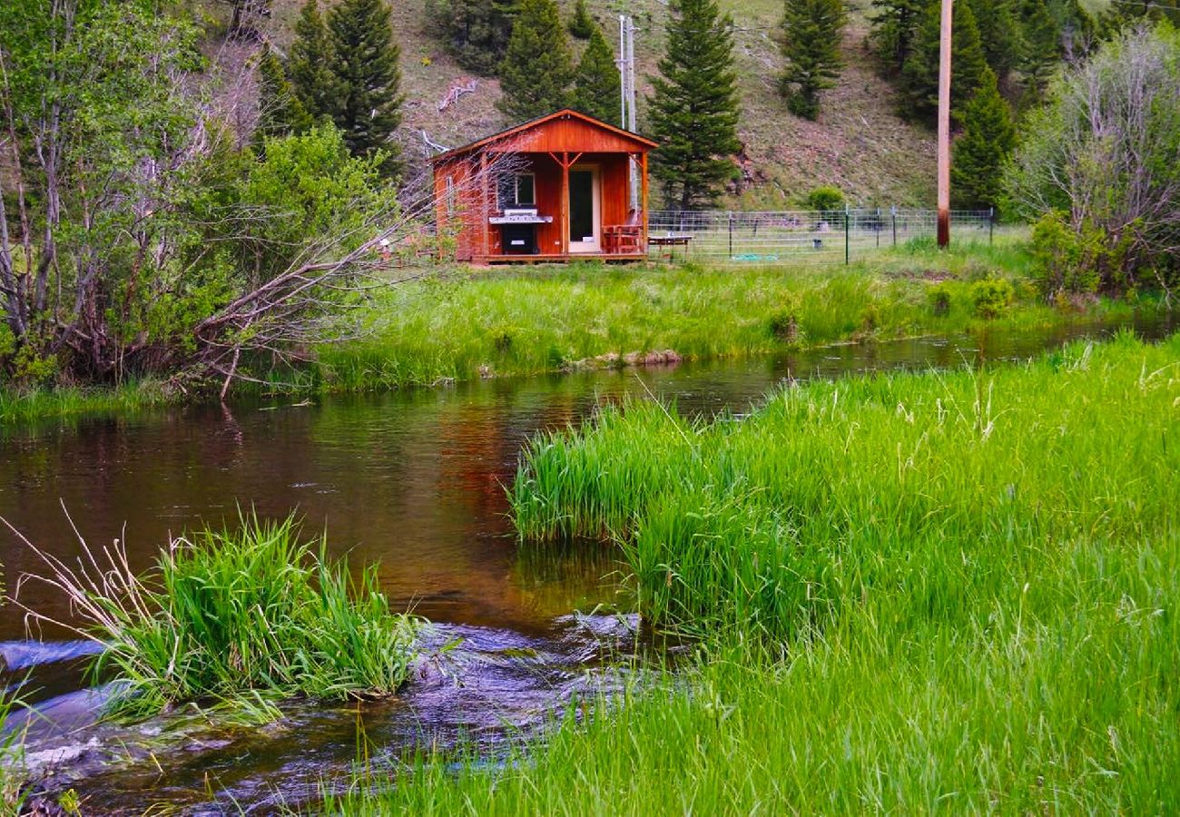 Cabin in Philipsburg - Cozy Rock Creek Cabin - Fly Fisher's Retreat 