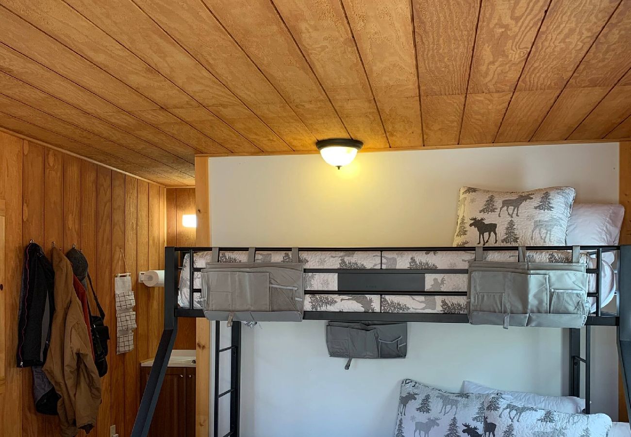 Cabin in Philipsburg - Cozy Rock Creek Cabin - Fly Fisher's Retreat 