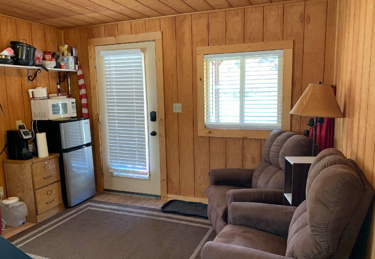 Cabin in Philipsburg - Cozy Rock Creek Cabin - Fly Fisher's Retreat 