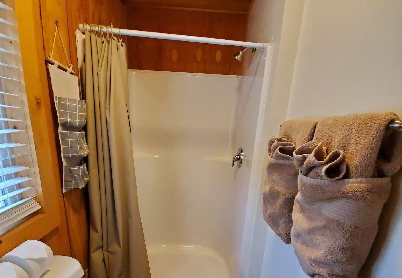 Cabin in Philipsburg - Cozy Rock Creek Cabin - Fly Fisher's Retreat 