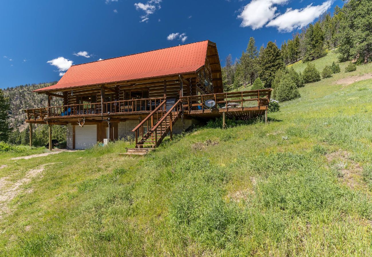 Cabin in Philipsburg - Rock Creek Cabin Hideaway with Stunning Views! 