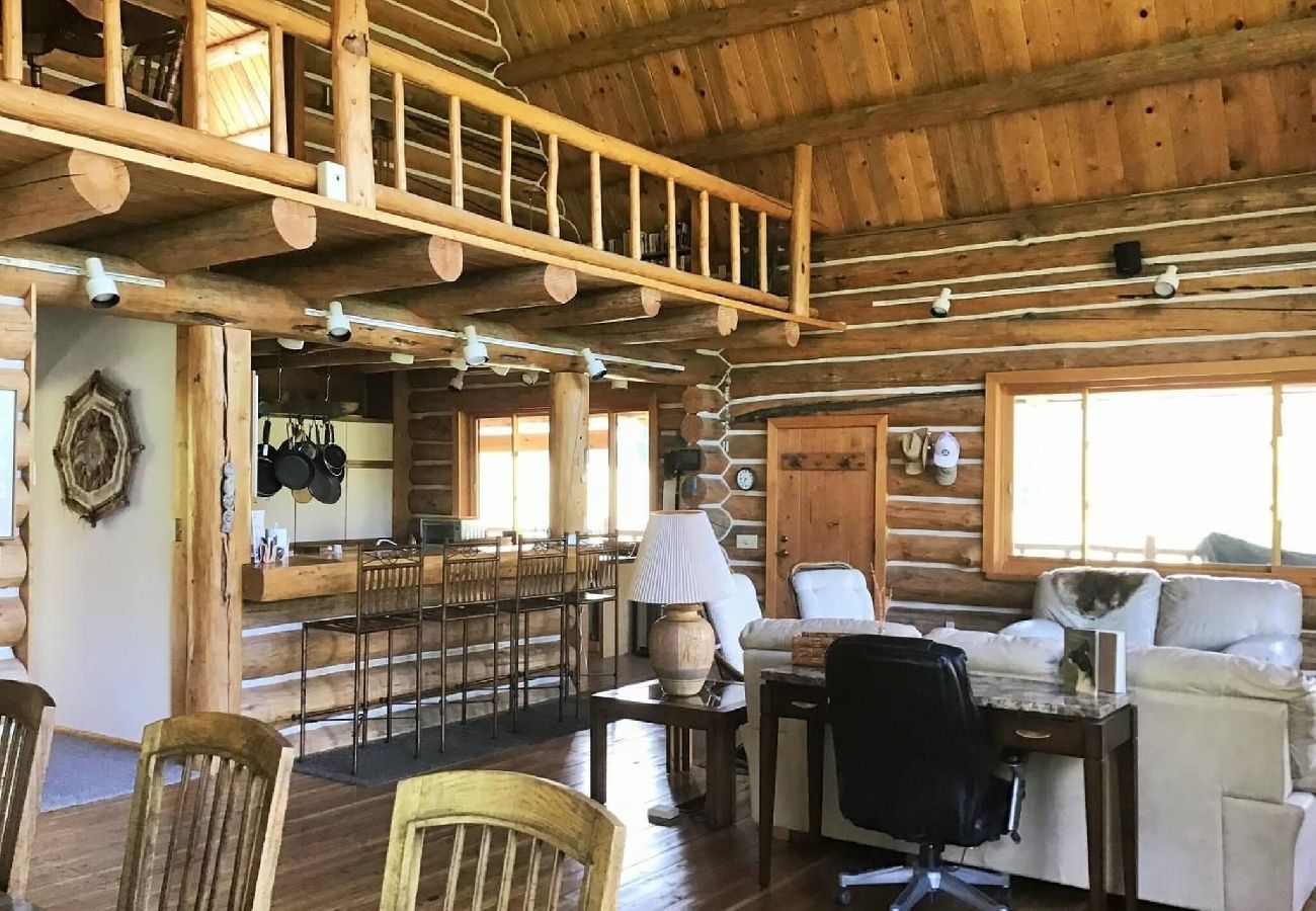 Cabin in Philipsburg - Rock Creek Cabin Hideaway with Stunning Views! 