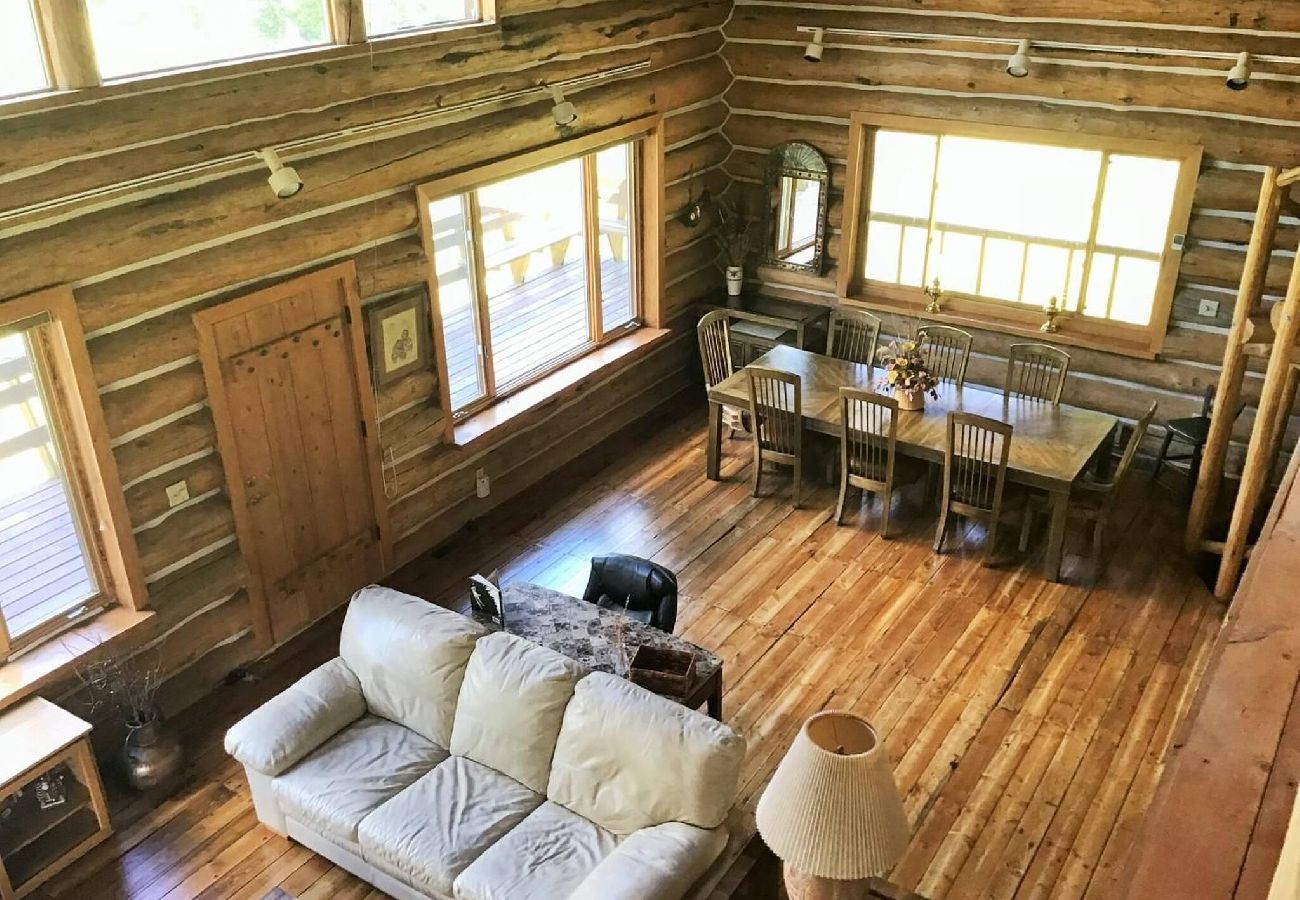 Cabin in Philipsburg - Rock Creek Cabin Hideaway with Stunning Views! 