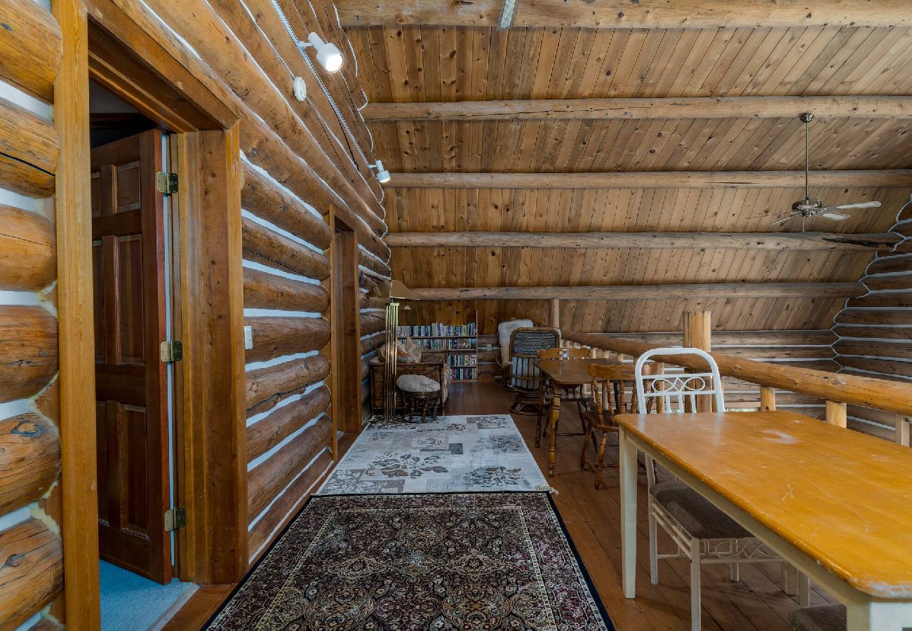 Cabin in Philipsburg - Rock Creek Cabin Hideaway with Stunning Views! 