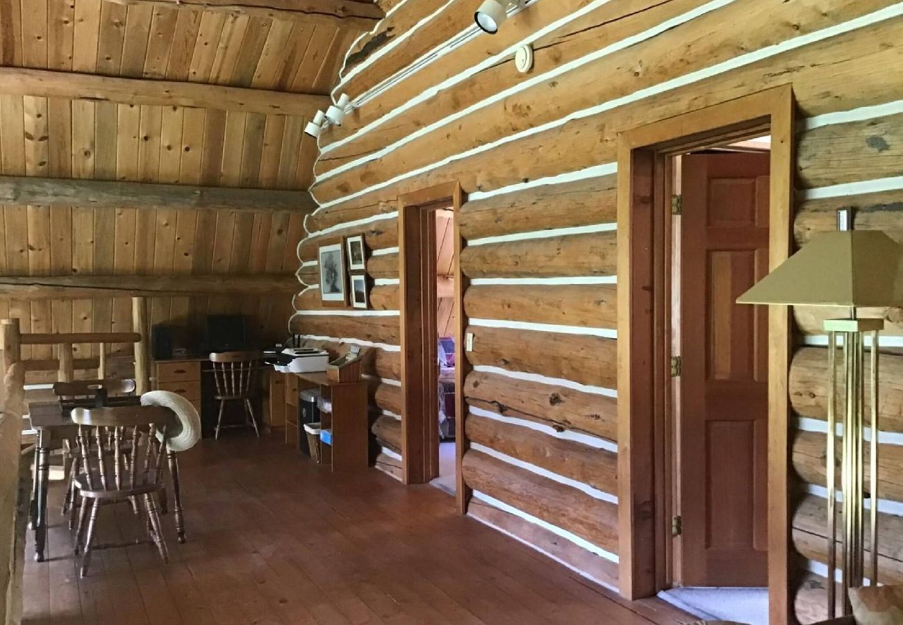 Cabin in Philipsburg - Rock Creek Cabin Hideaway with Stunning Views! 