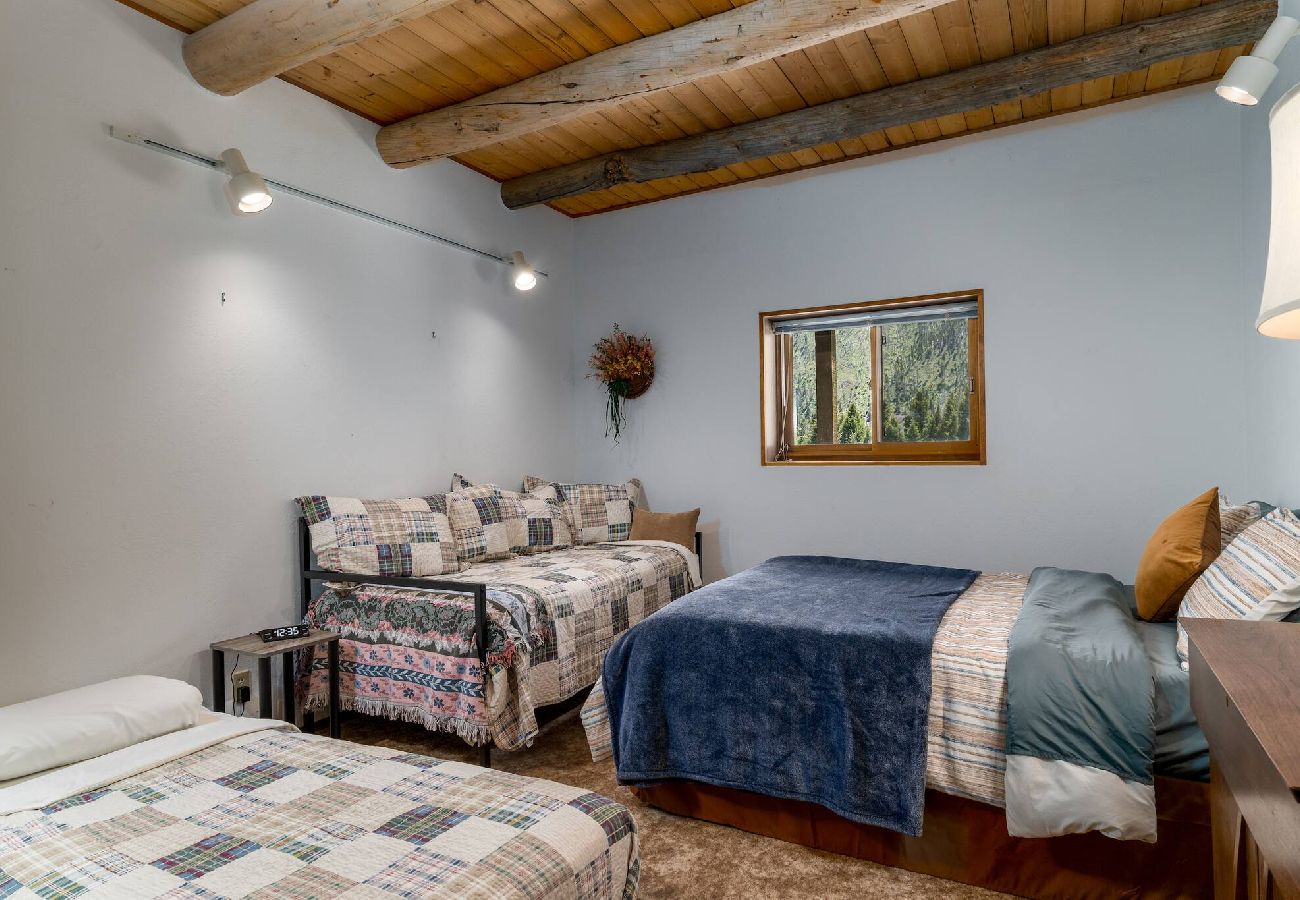 Cabin in Philipsburg - Rock Creek Cabin Hideaway with Stunning Views! 